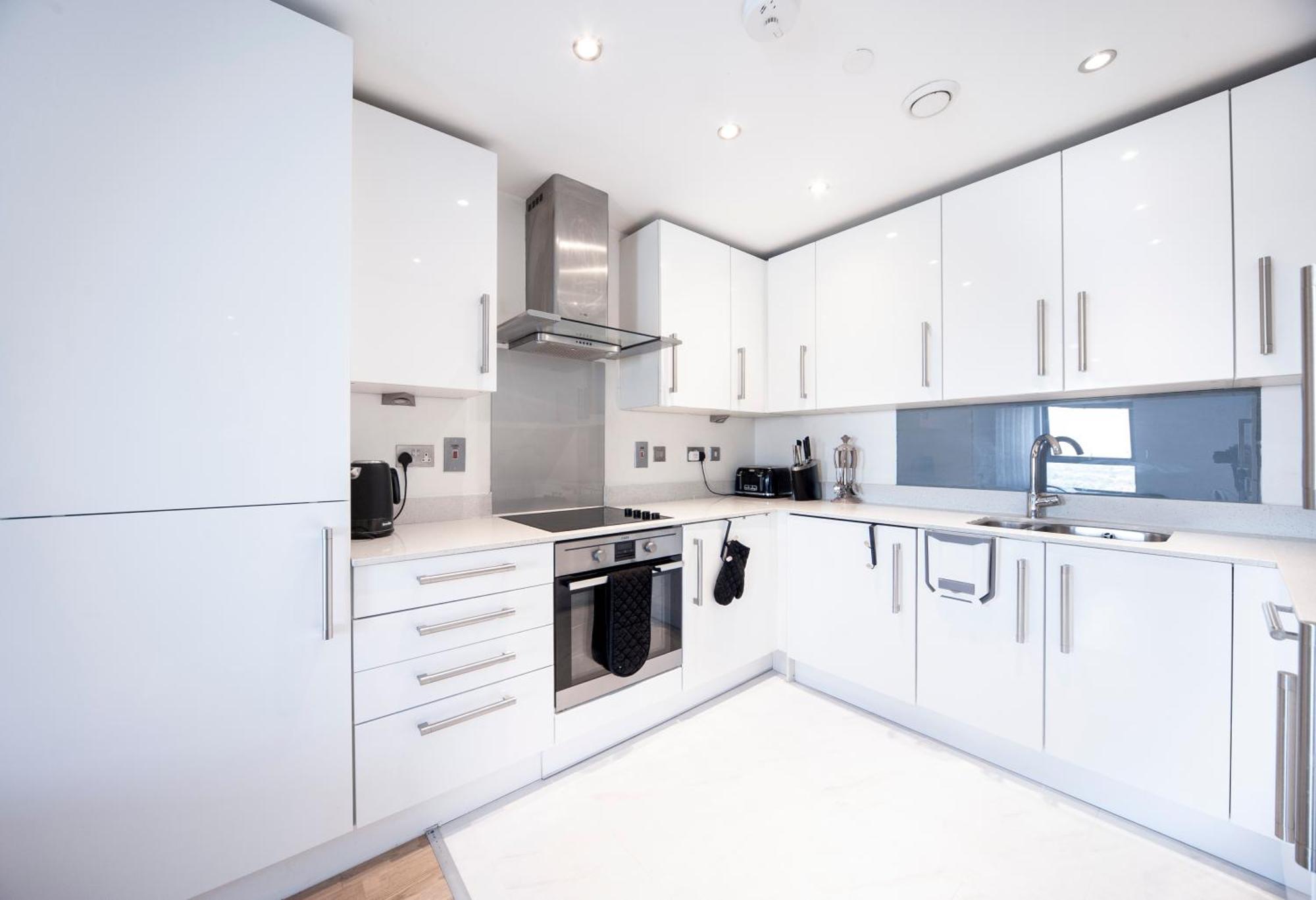 Top Floor Apt - 2 Bed/2 Bath + Private Balcony Londres Exterior foto