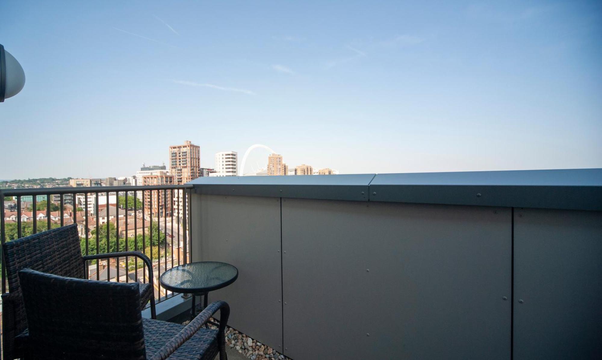 Top Floor Apt - 2 Bed/2 Bath + Private Balcony Londres Exterior foto