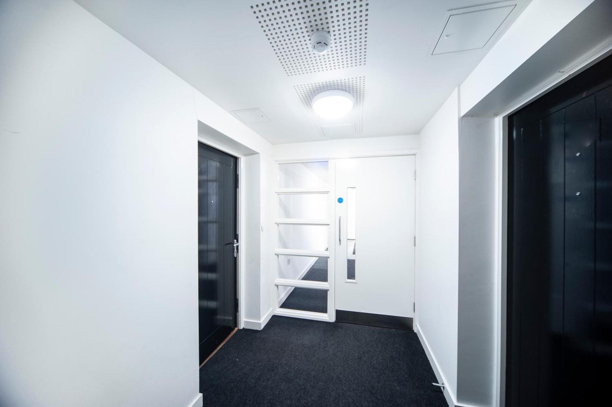 Top Floor Apt - 2 Bed/2 Bath + Private Balcony Londres Exterior foto
