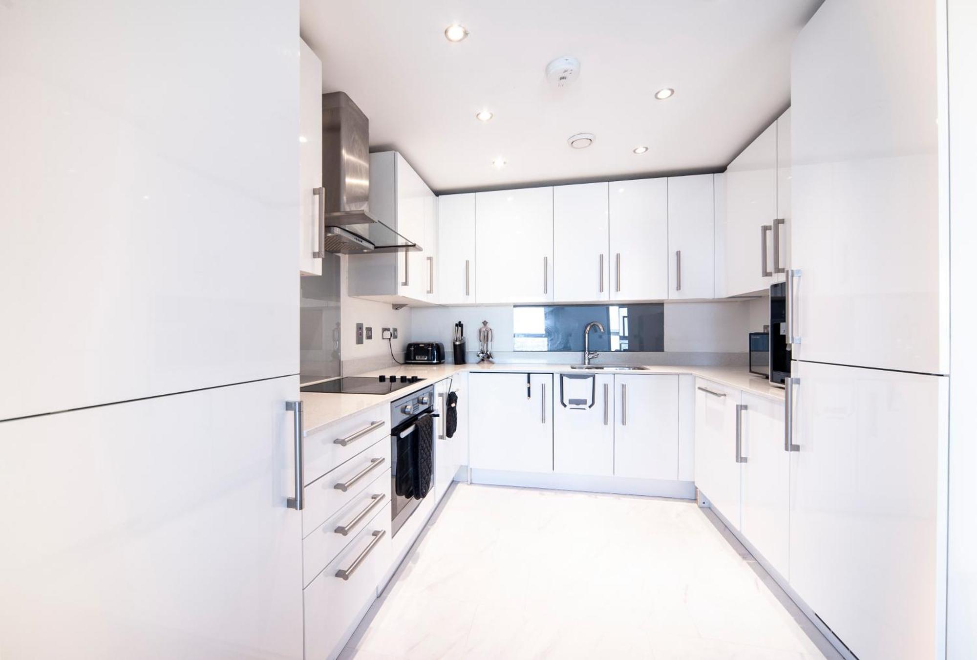 Top Floor Apt - 2 Bed/2 Bath + Private Balcony Londres Exterior foto