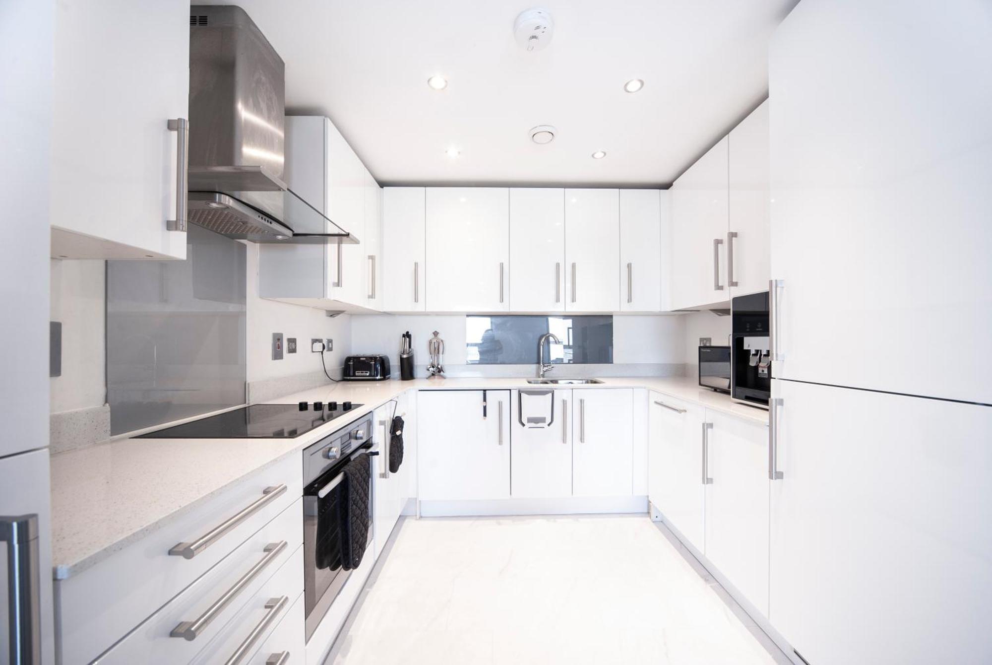 Top Floor Apt - 2 Bed/2 Bath + Private Balcony Londres Exterior foto
